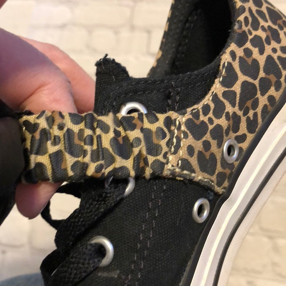 Girl’s Converse Sneakers with Bow Ties - Picture 4 of 4